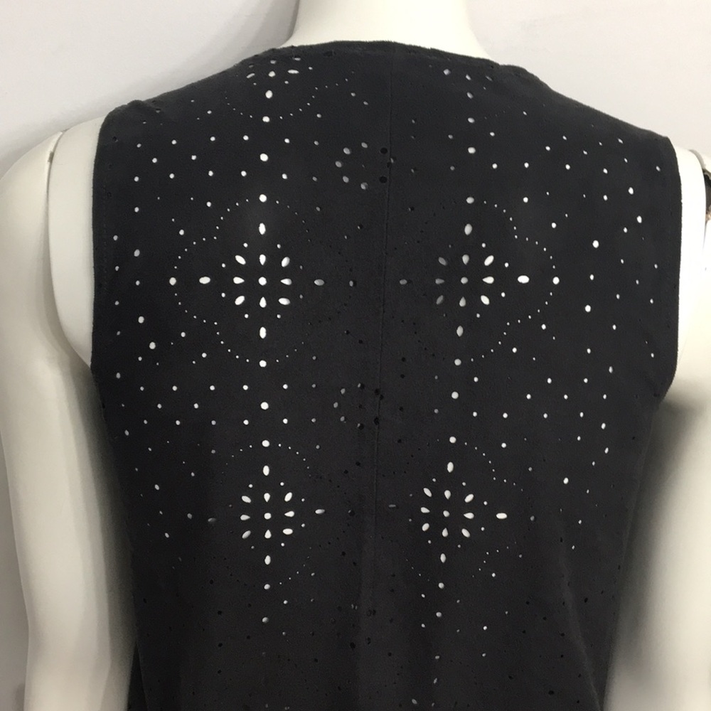 3/$15 Ripe Dark Grey Top Small - Picture 4 of 6